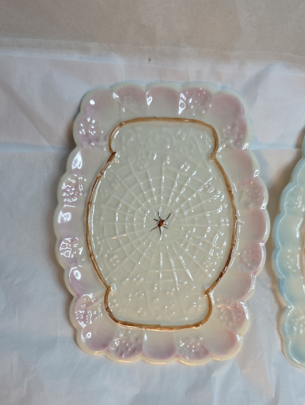 Set Of 2 Vintage Belleek Spider Pin Trays - Picture 2 of 6
